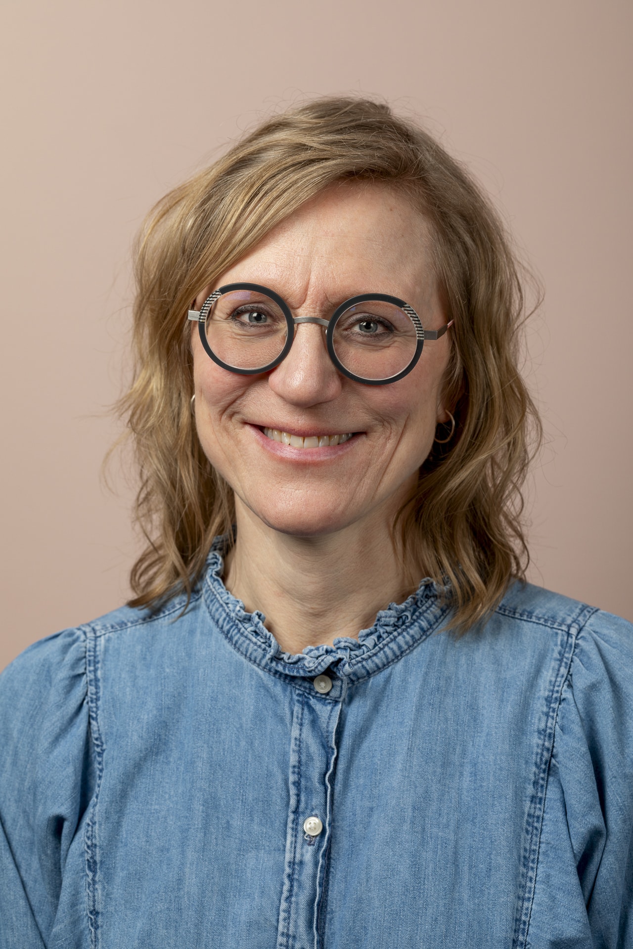 Portrætfoto af Kriselle Christensen, jordemoder hos CentrumLægerne i Hillerød