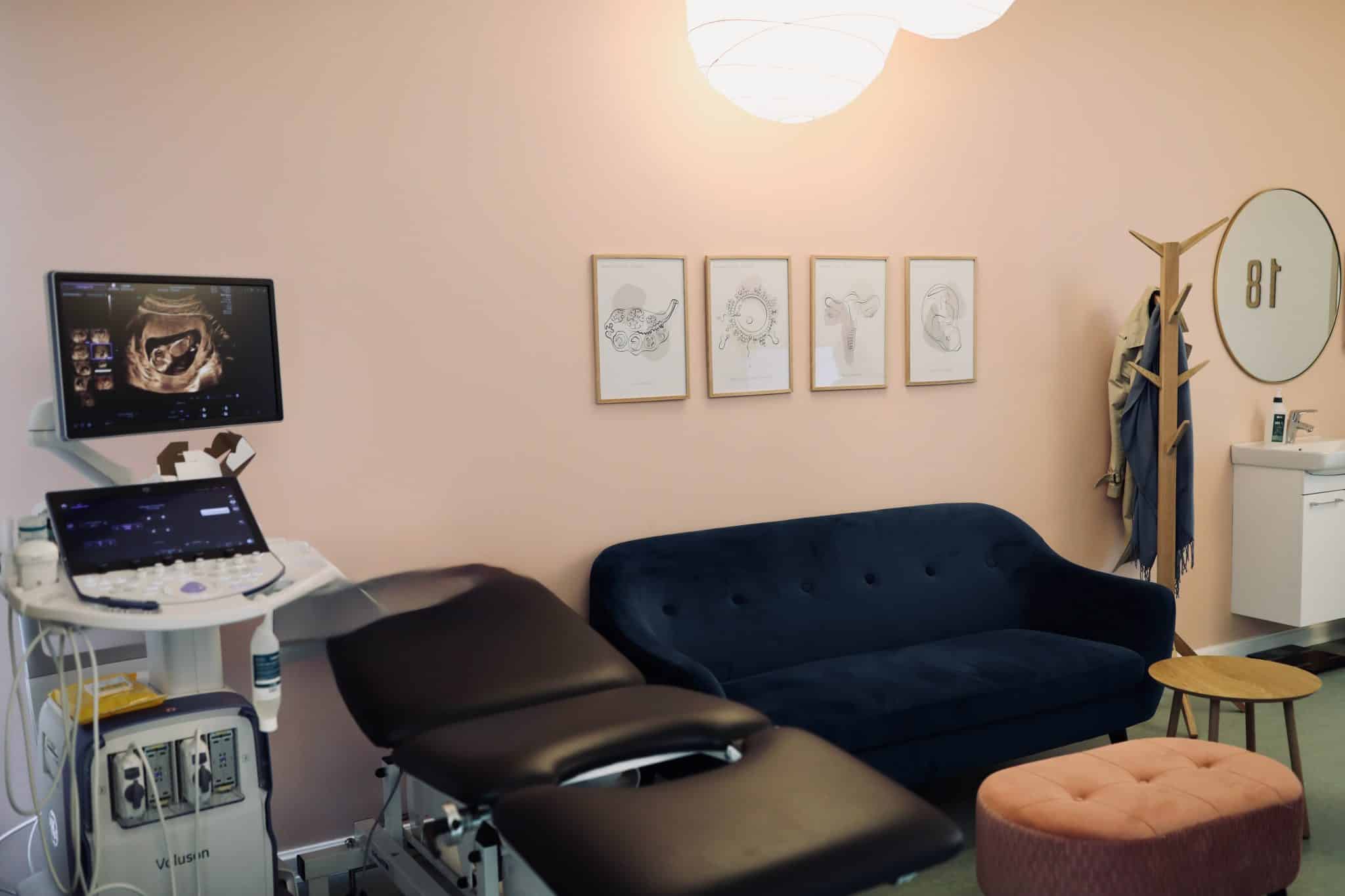 Moderne klinikindretning hos Praksisjordemoder Hillerød